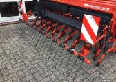 Kuhn Premia 300 ( breedzaaikouters)