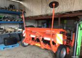 Kuhn Premia 300 ( breedzaaikouters)